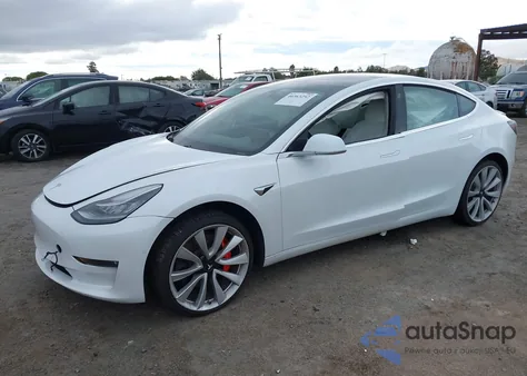 2018 Tesla Model 3 Long Range/Performance из США, поврежденный, VIN 5YJ3E1EBXJF081347